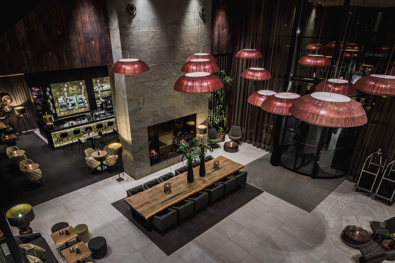 Van der Valk Hoorn PMP Furniture B.V. Van der Valk Hoorn PMP Furniture B.V.